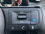 プロパイロットスイッチ。同一車線でのハンドルとアクセルのアシストが可能 長距離ドライブ時に同乗者との会話が弾みます。