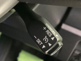 【クルーズコントロール】高速道路もラクラク走行。アクセルを離しても一定速度で走行ができ、長距離運転時の負担を軽減!加速・減速も簡単なスイッチ操作で調整できます。