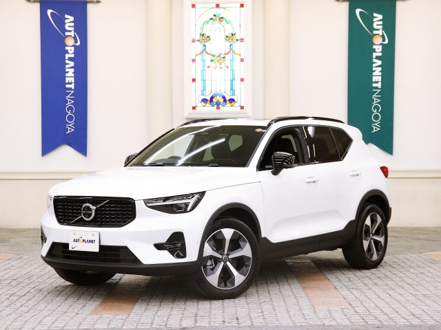 XC40アルティメット B4 AWD ダークエディション 4WD