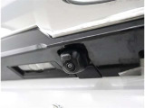 バックカメラが付いているので後方確認が非常にしやすいです。今や運転初心者も熟練者も必須装備!ついていて損はないですね♪