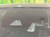 【トヨタセーフティセンス】走行中に前方の車両等を認識し、衝突しそうな時は警報とブレーキで衝突回避と被害軽減をアシスト。より安全にドライブをお楽しみいただけます。