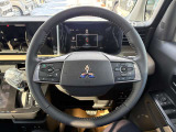 ステアリングも使用感が少なく、きれいな状態となっております!