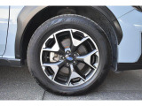純正17インチアルミホイル/タイヤサイズは225/60R17です