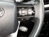 ステアリングスイッチで、安全運転!前方から目線を外さないように!