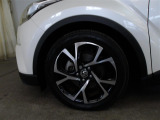 純正18インチアルミホイール装備です☆