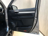 運転席前面ドア部分です♪