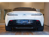 DB11ならではのダックテールは美しいの一言に尽きます。