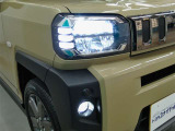 LEDヘッドライトとフォグランプのコラボです。雨や雪の日も安心!フォグランプがお車の存在を際立たせますね♪