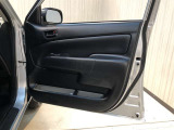 運転席前面ドア部分です♪
