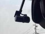 ドライブレコーダーはエンジンをかけると自動で映像を記録し、万が一の事故など状況確認に役立ちます。