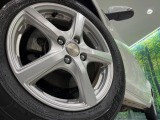 【15インチアルミホイール】外観にマッチしたアルミホイールを装着しております。各種アルミホイールや、スタッドレスタイヤも取扱いしております。是非ご相談ください♪