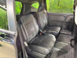 後部座席も気になるようなキズ・汚れやへたり等、大きなダメージはなく、良好な状態です。