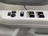 全席パワーウインドウです。電動格納ドアミラーです。
