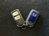 【スマートキー】持っているだけでエンジン始動や、ドアロックの開閉まで出来ちゃう賢く便利なスマートキーを装備!イモビライザーでセキュリティー対策もOK!