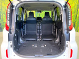 後席を格納すると、これだけの広さが!シーンに合わせたシートアレンジで、大きな荷物も積むことが出来ます♪