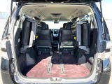 普段のお買い物や通勤、送迎等に十分な荷室スペースを確保しております。セカンドシートを倒すと、大きな荷物の積載も可能です♪