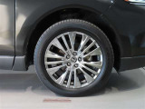 純正のアルミホイール装着車です。タイヤサイズは225/55R19です。