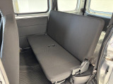 後部座席もキレイな状態です♪