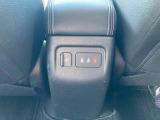 後席中央部もUSB充電ポートを装備しています。