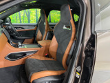 ◆禁煙車として入庫しておりますので、いやな匂いや使用感もありません。ジャガー・ランドローバーの持つ理想の自動車工学で造形された、伝統と新しさの兼ね備えたインテリアをお楽しみください