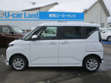 ホイールベースは2460mmでゆとりある車内です。またスクエアなデザインなのでどの席に座っても開放的です!