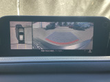 狭い場所での駐車やすれ違いなどでより的確な運転操作に役立つ360&deg;ビューモニターが装備されています。