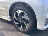 ☆お車についた傷やヘコミ、事故の修理もハヤシにお任せください。自社鈑金工場で修理ができますの安心です☆