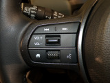 【ステアリングリモコン】ステアリングにオーディオ調節可能なスイッチが装備されていますので運転中でも視線をそらさずにオーディオの調節が可能です!