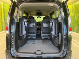 後席を格納すると、これだけの広さが!シーンに合わせたシートアレンジで、大きな荷物も積むことが出来ます♪