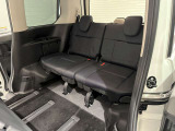 大人が乗っても十分なスペースのリアシート(3列目)
