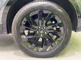 純正20インチホイール!車体にあわせてデザインされていますので、エクステリアをより魅力的に演出。ボディカラーとの相性もよい必見の装備です。