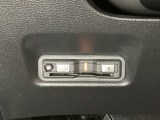 ハンドルの左下にETCがついています。高速道路の料金所の通過も楽々です。 カードの取り出しもしやすい場所についています。