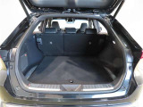 広々としたラゲージスペースを備えています。大きなものや長さのある荷物もしっかりと積み込めます。