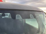 障害物を感知して、衝突の可能性がある場合、運転者へ警告音を発したり、衝突の可能性が高い場合、ブレーキの補助操作を行い、減速して衝突被害を軽減するシステムです。