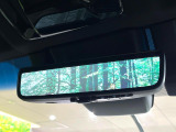 【デジタルインナーミラー】カメラが撮影した車両後方の映像をルームミラー内に表示。クリアな視界で状況の確認が可能です!※ドラレコ機能ご利用には別途SDカードをご用意いただく場合があります。