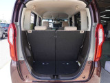 しっかり荷物を収納出来るラゲッジスペースです。普段の買い物でしたらしっかり積める十分な荷室スペースが確保されています。