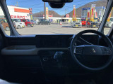 届出済未使用車を一人でも多くの方に提供できるよう専門スタッフがしっかりと説明し、相談にのらせていただきます。