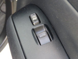 パワーウィンドウは運転席のみの装備となります。