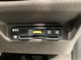いまや快適なカーライフに欠かせないETCが付いています。