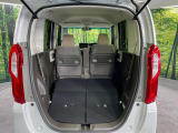 普段のお買い物や通勤、送迎等に十分な荷室スペースを確保しております。セカンドシートを倒すと、大きな荷物の積載も可能です♪