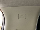 SRSカーテンエアバッグが装備されてます。側面衝突時や転倒時に頭部を保護します