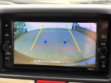 【バックカメラ】駐車時に後方がリアルタイム映像で確認できます。大型商業施設や立体駐車場での駐車時や、夜間のバック時に大活躍!運転スキルに関わらず、今や必須となった装備のひとつです!