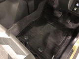 嬉しい純正カーペットマット付き(^^♪