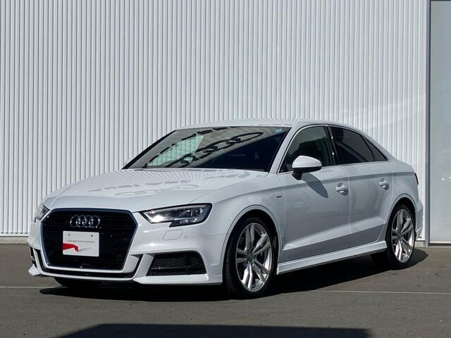 A3セダン30 TFSI スポーツ