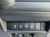 豊富な装備も魅力的!各機能の切り替えボタンは運転席前方に配置。
