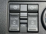 両側電動スライドドアのスイッチ付です。車内からもスイッチひとつで楽にドアの開閉が可能です。電動なので開閉時に力を使う必要がなく、半ドアになることもありません!