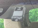 【ドライブレコーダー】ドライブレコーダー装備!走行中はもちろん、あおり運転や事故に遭遇した際、映像で記録し、万一のリスクに備えます。※記録用SDカードはお客様ご自身でご準備いただく必要があります。