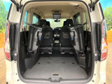 普段のお買い物や通勤、送迎等に十分な荷室スペースを確保しております。セカンドシートを倒すと、大きな荷物の積載も可能です♪