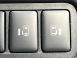 【両側パワースライドドア】スマートキーや運転席のスイッチで後席両側スライドドアの開閉が可能♪電動だから力を入れてドアを開ける必要が無く、小さなお子様でも簡単に開け閉めでき快適です♪