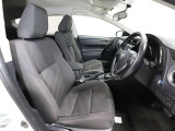 ゆったり室内で運転もしやすいです♪使い勝手の良い配置も考えられています!!